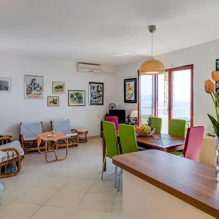 Apartment Tajci-near Pebble Pisak