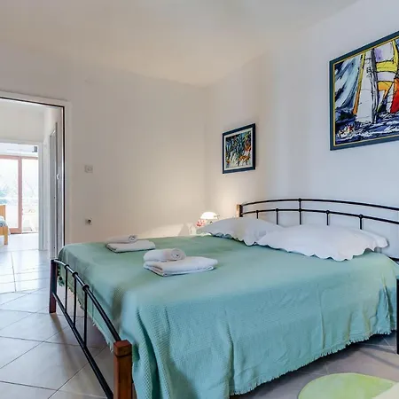 Apartment Tajci-near Pebble Pisak